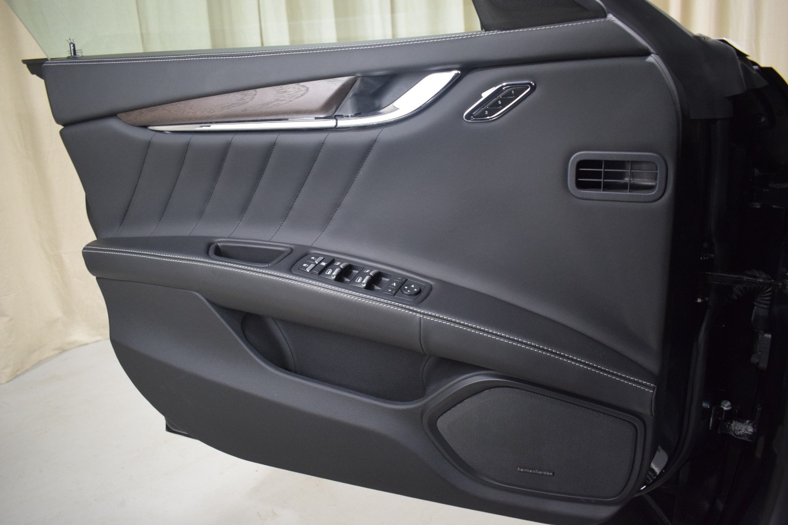 Thumbnail: 2022 Maserati Quattroporte - 38