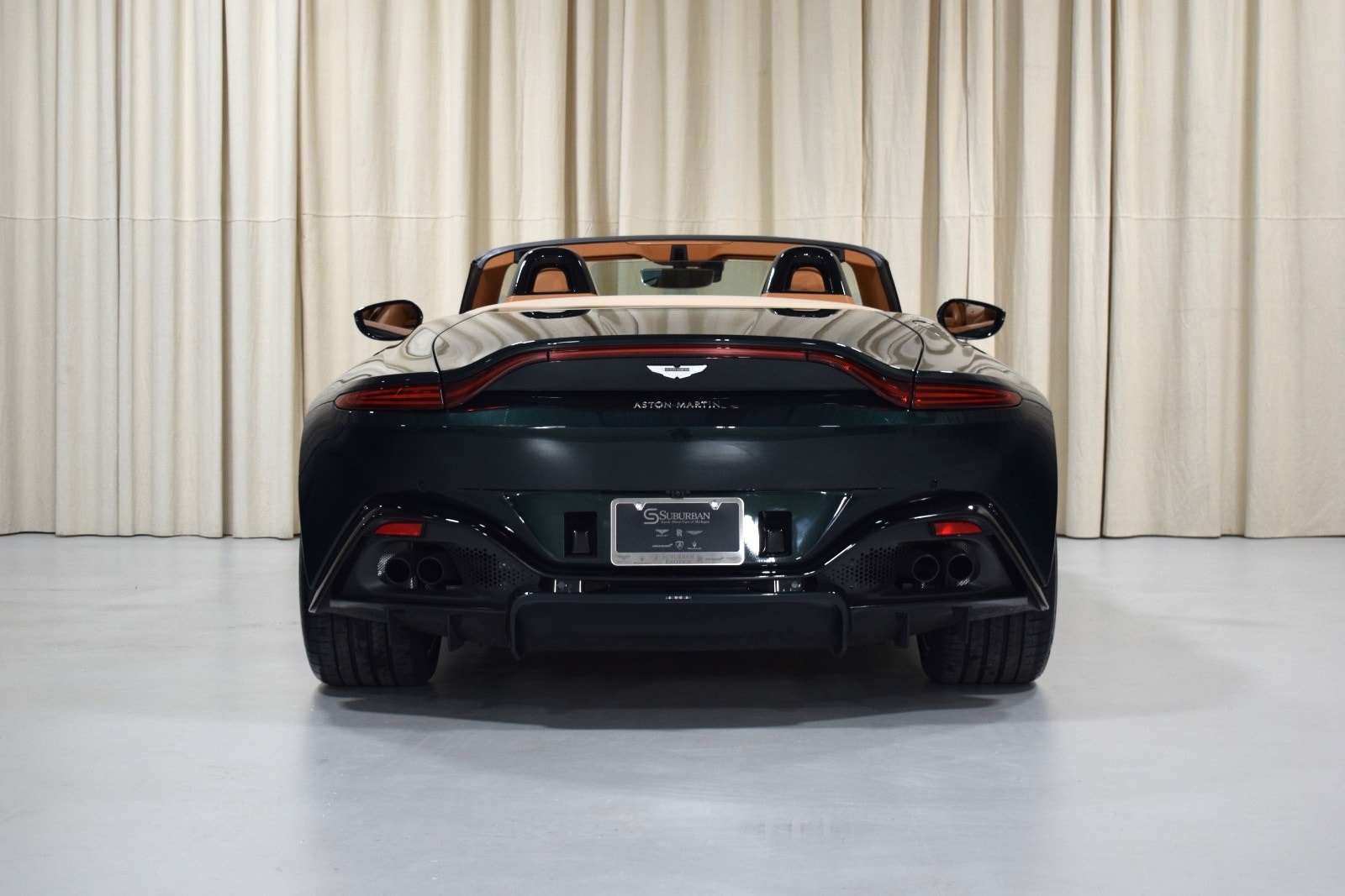 2021 Aston Martin Vantage  14