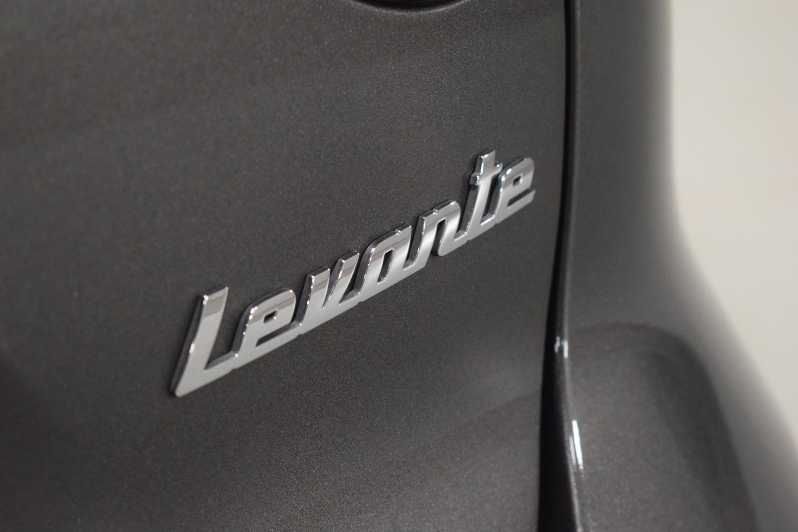 Thumbnail: 2022 Maserati Levante - 12