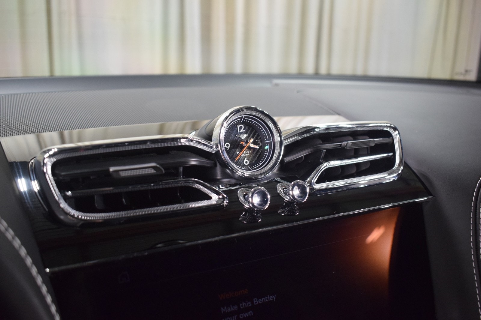 Thumbnail: 2023 Bentley Bentayga - 30