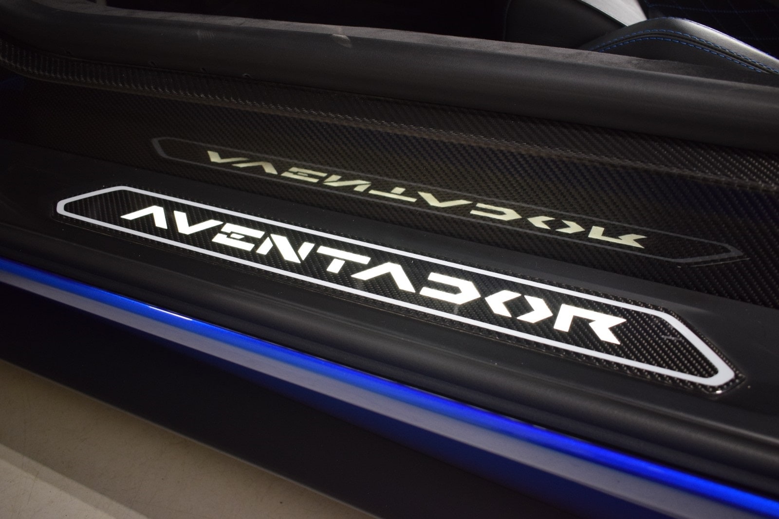 Thumbnail: 2019 Lamborghini Aventador - 38