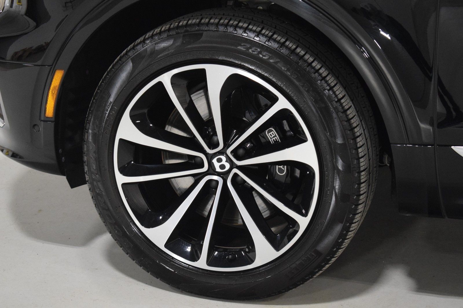 Thumbnail: 2024 Bentley Bentayga - 16