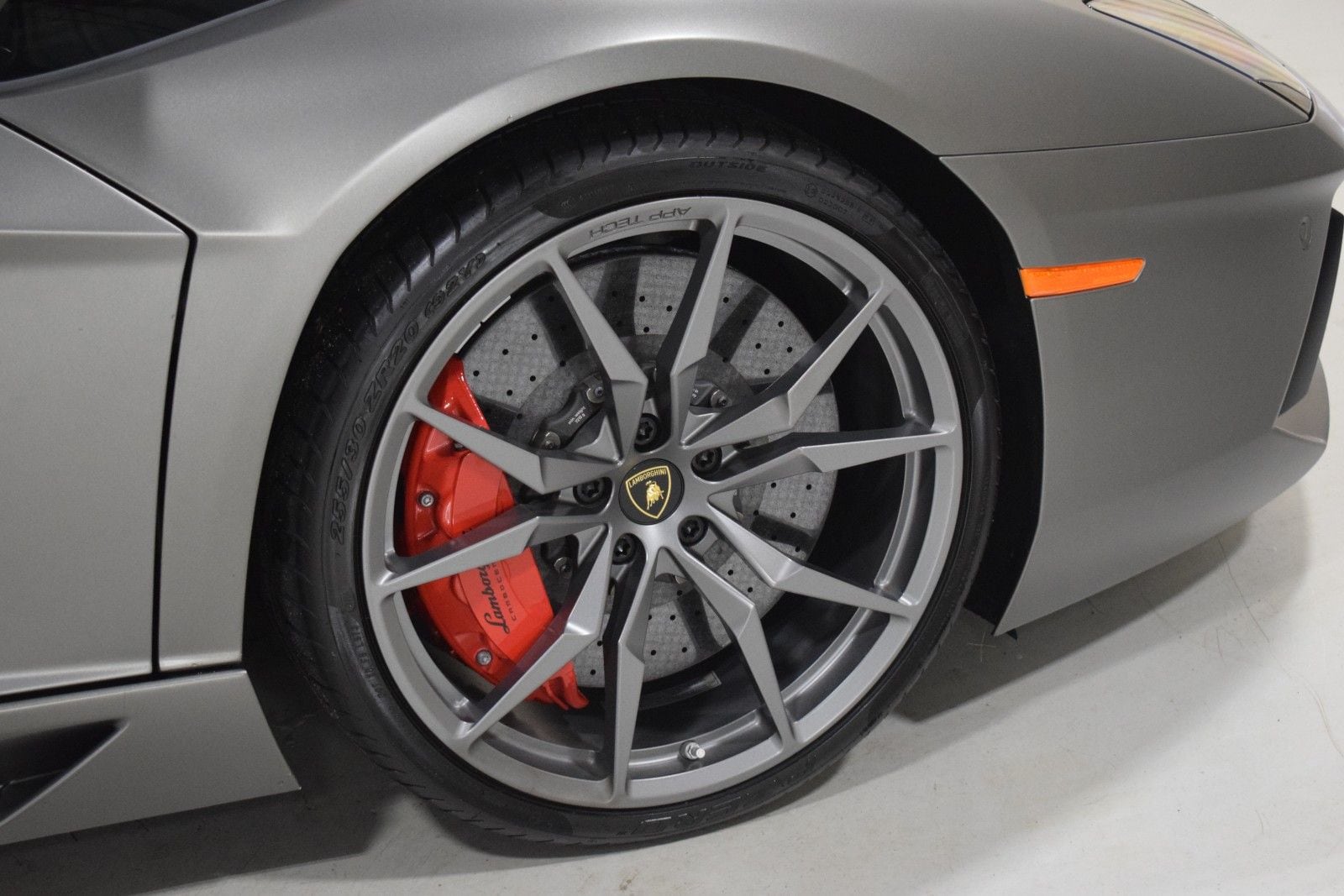 Thumbnail: 2016 Lamborghini Aventador - 18
