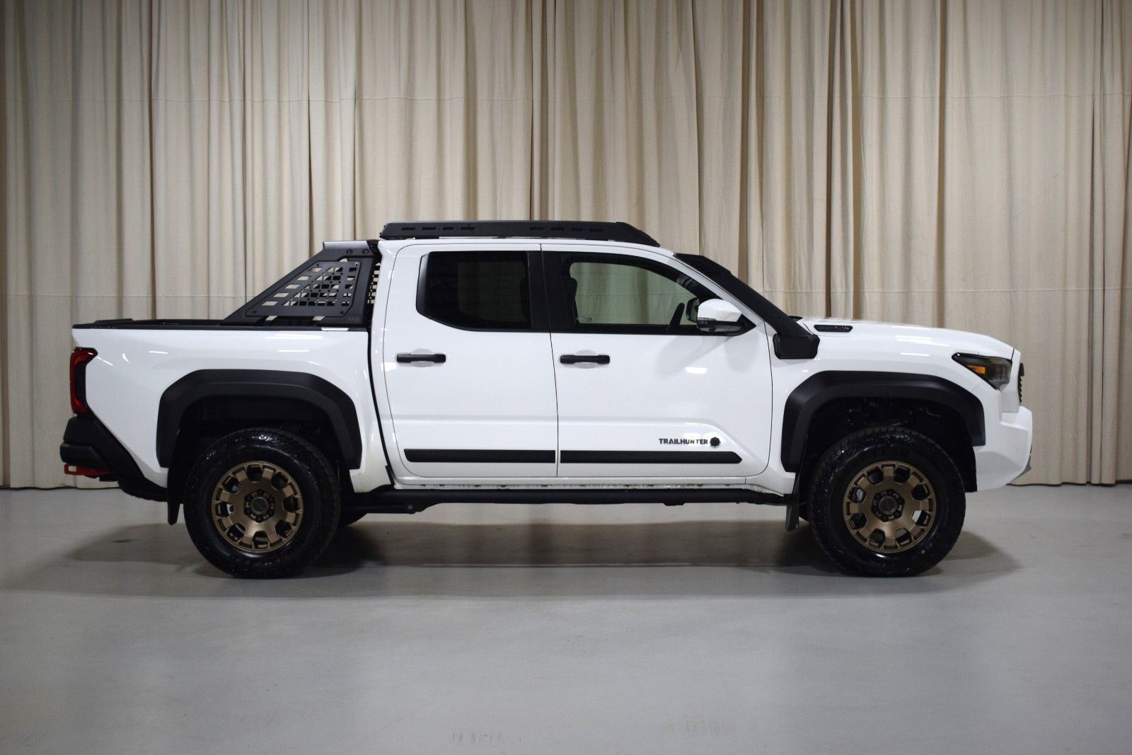 Thumbnail: 2024 Toyota Tacoma - 15