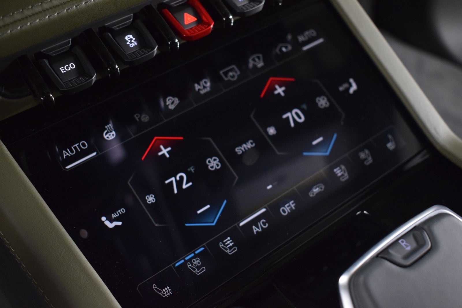 Thumbnail: 2025 Lamborghini Urus - 34