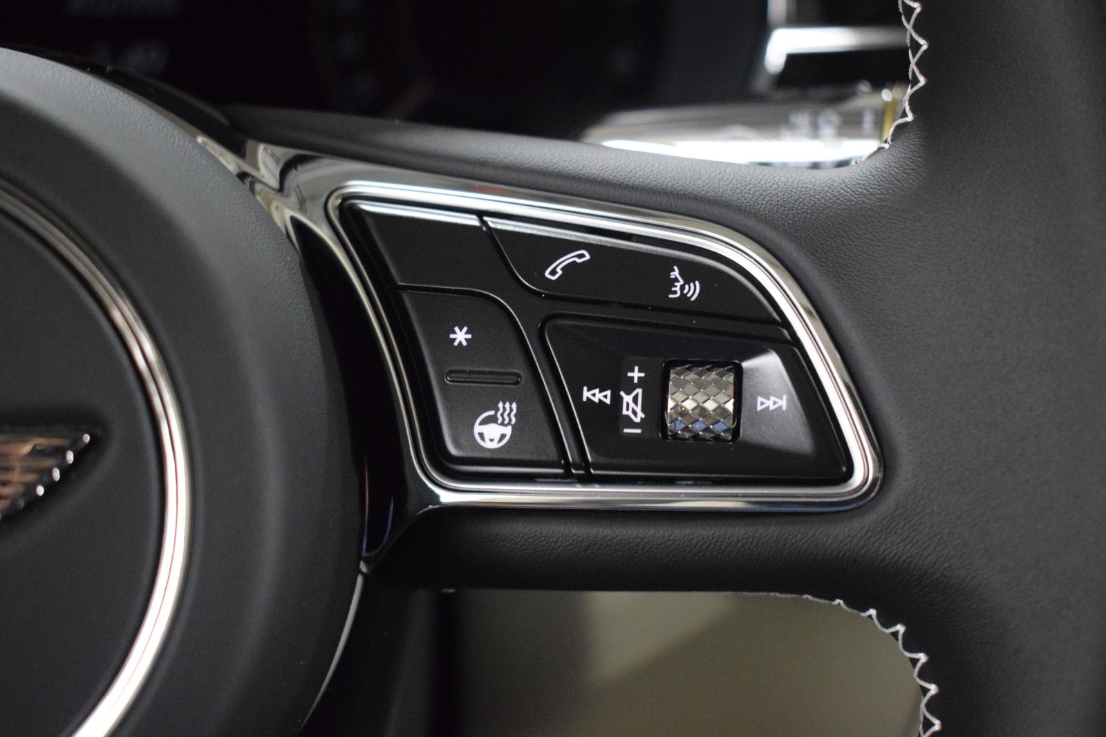 Thumbnail: 2025 Bentley Flying Spur - 27