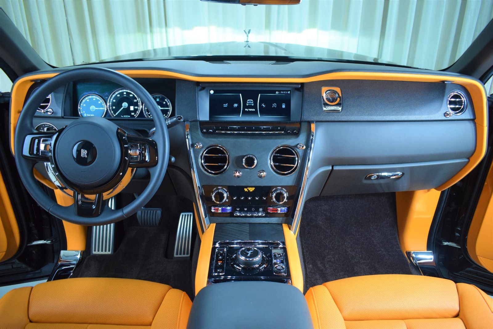 Thumbnail: 2022 Rolls-Royce Cullinan - 4