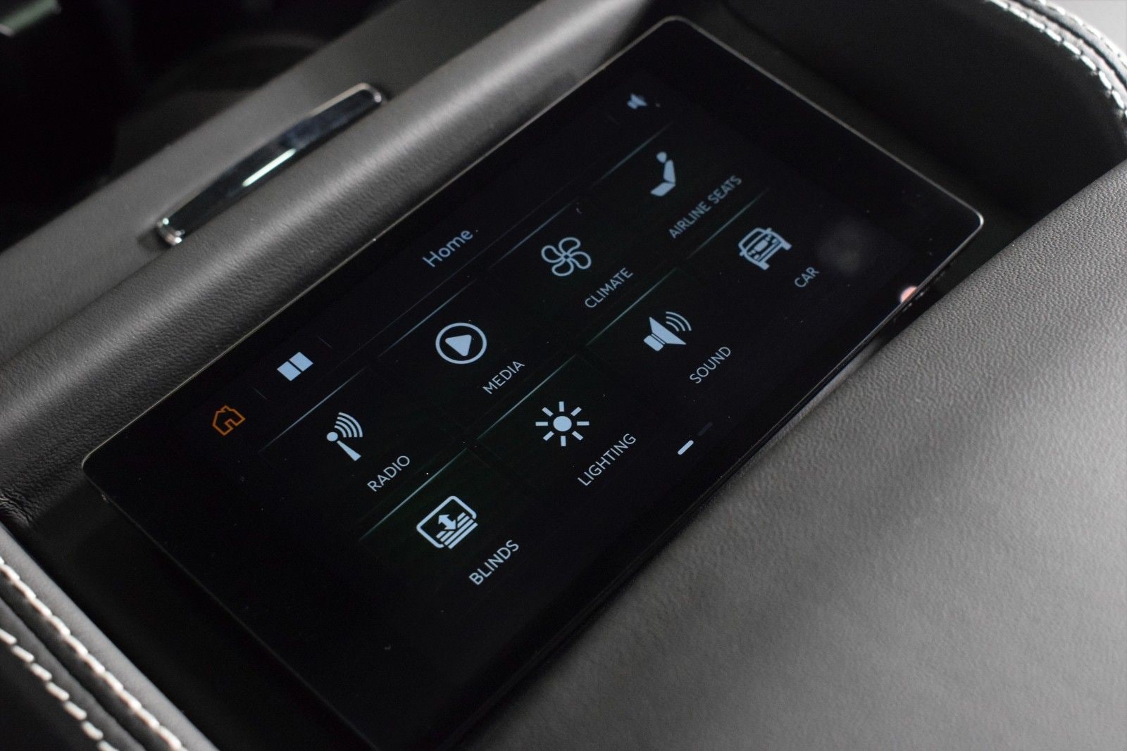 Thumbnail: 2024 Bentley Bentayga - 26