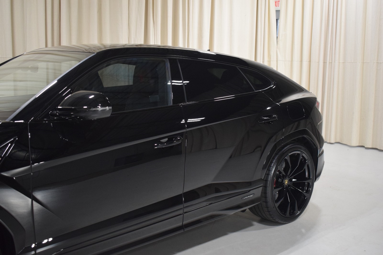 Thumbnail: 2025 Lamborghini Urus - 2