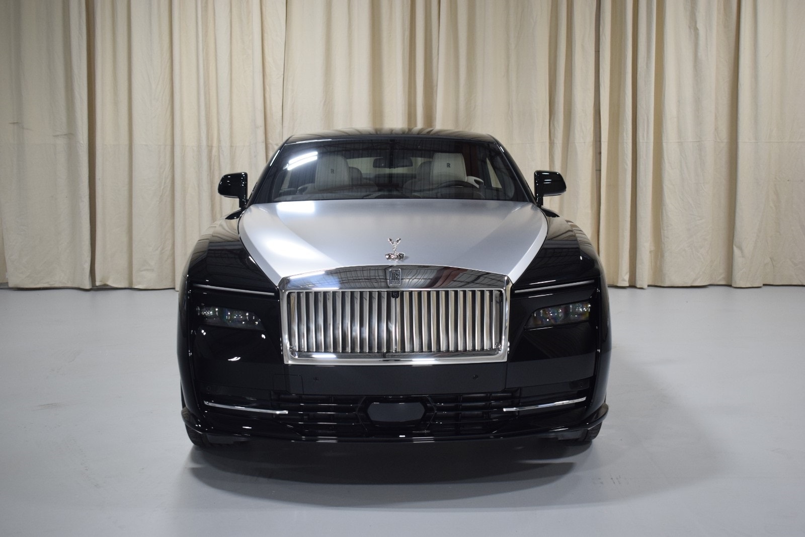 Thumbnail: 2024 Rolls-Royce Spectre - 11