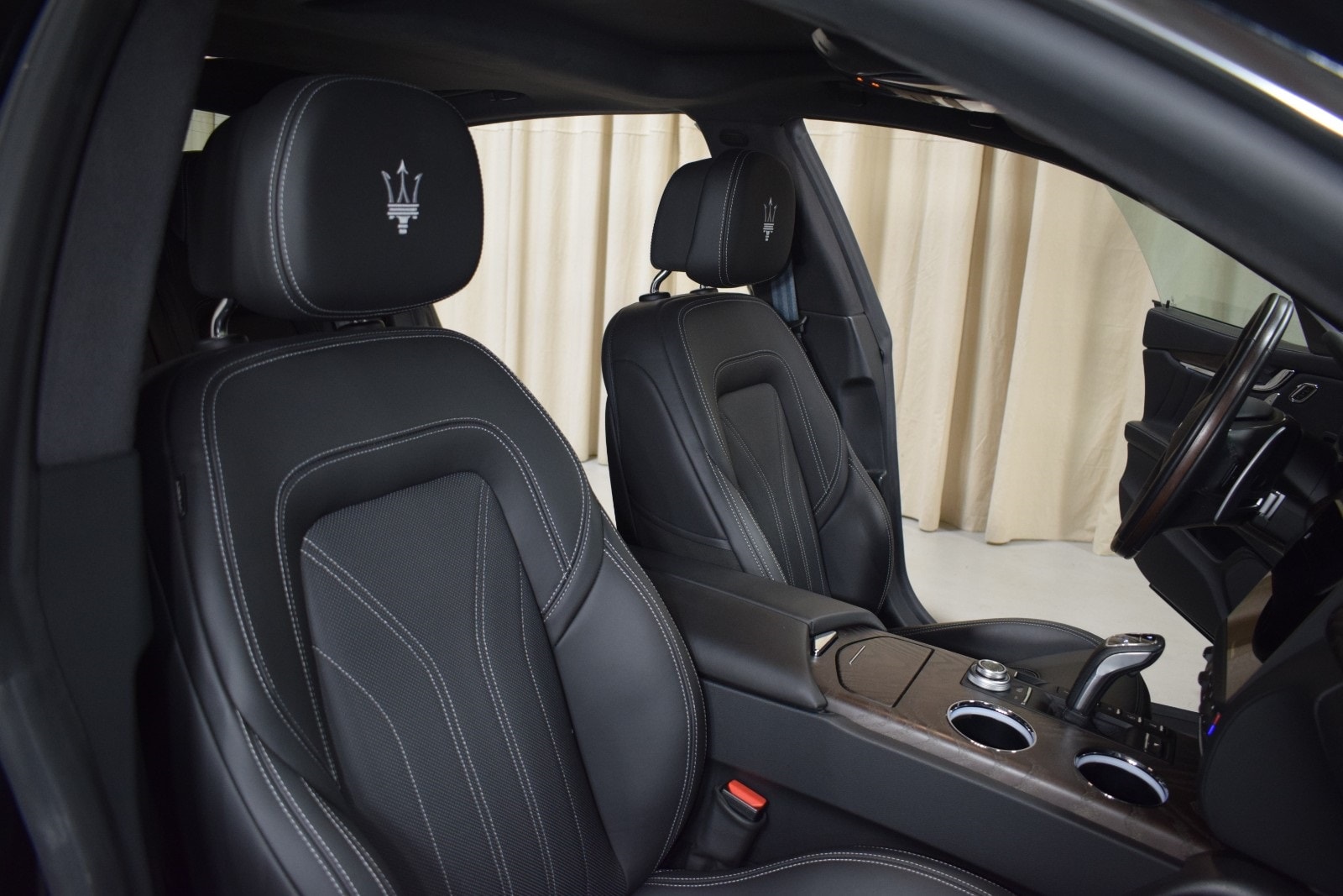 Thumbnail: 2022 Maserati Quattroporte - 23