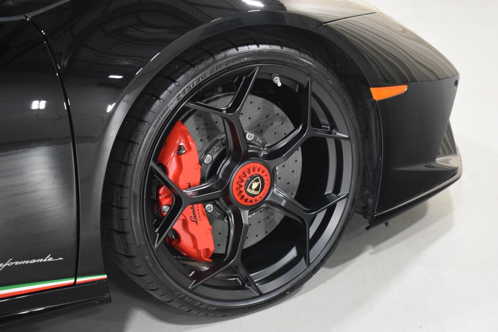 Thumbnail: 2019 Lamborghini Huracan - 17