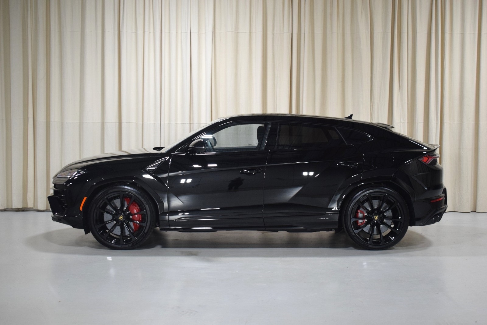 Thumbnail: 2025 Lamborghini Urus - 5