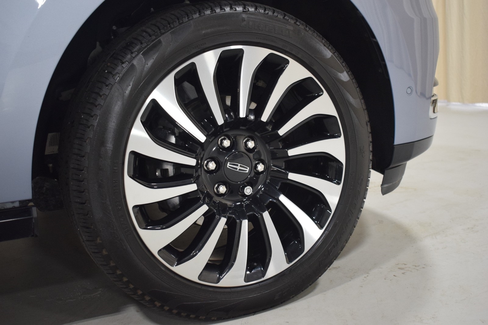 Thumbnail: 2023 Lincoln Navigator - 16