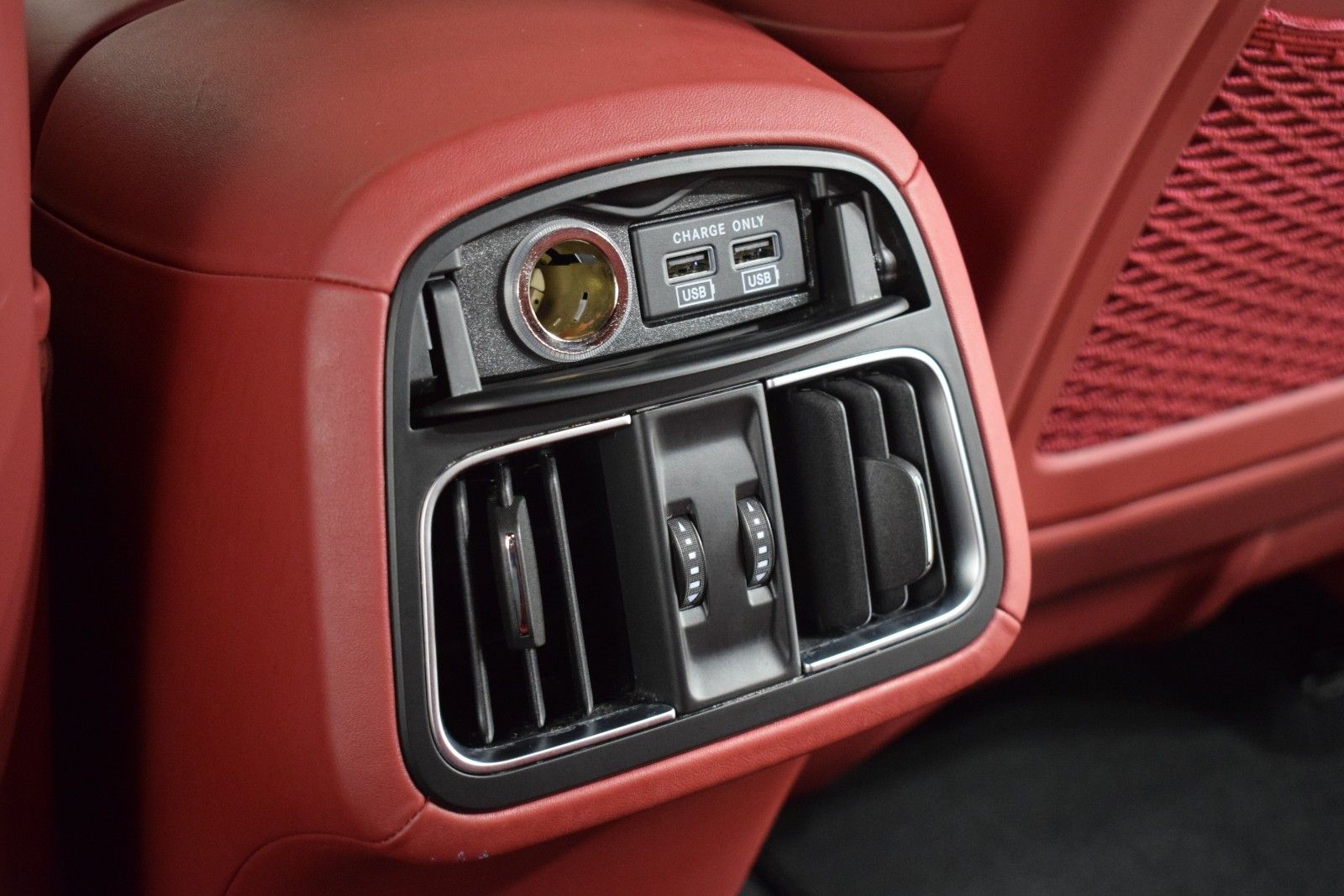 Thumbnail: 2022 Maserati Levante - 21