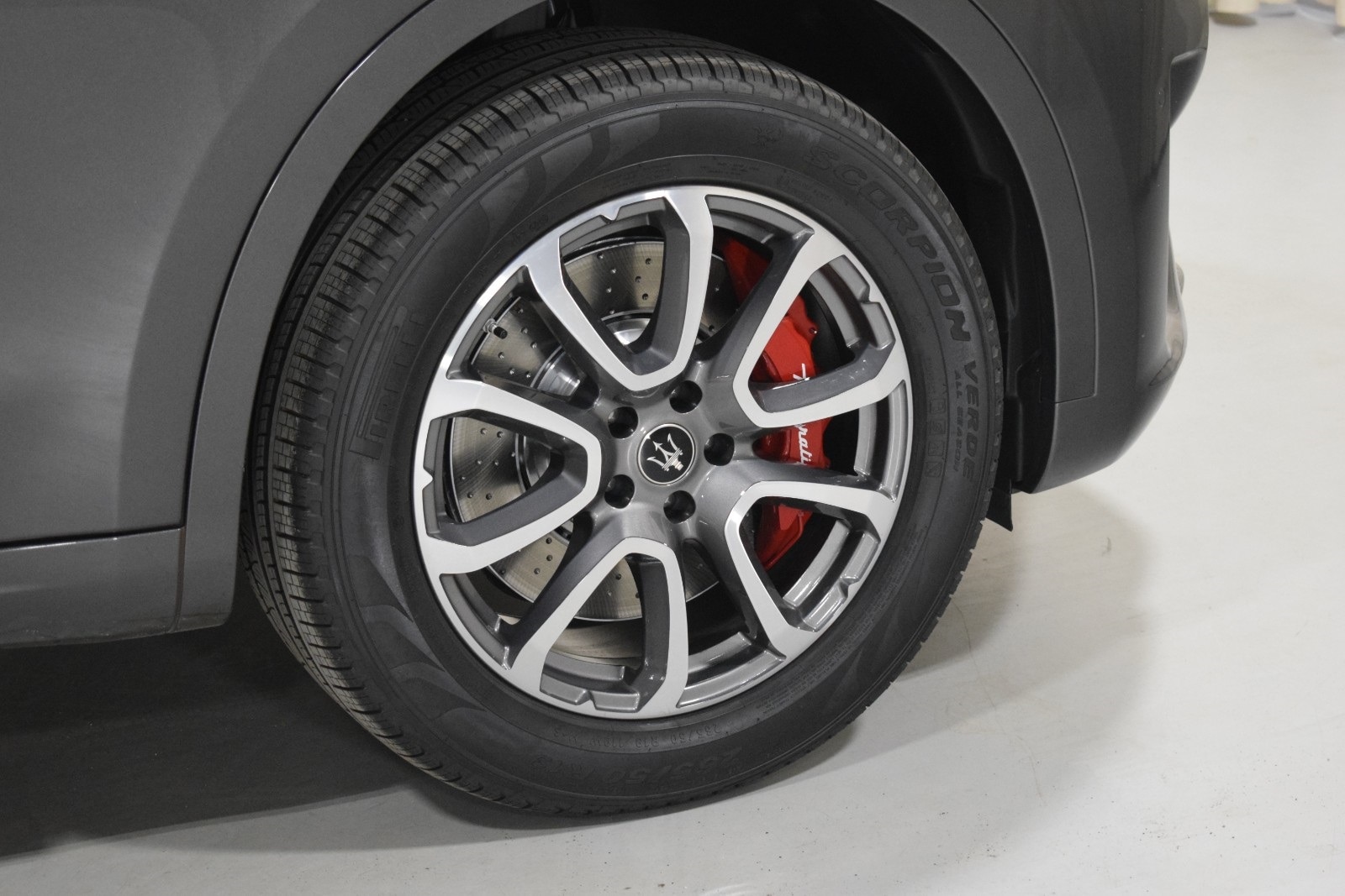 Thumbnail: 2022 Maserati Levante - 17