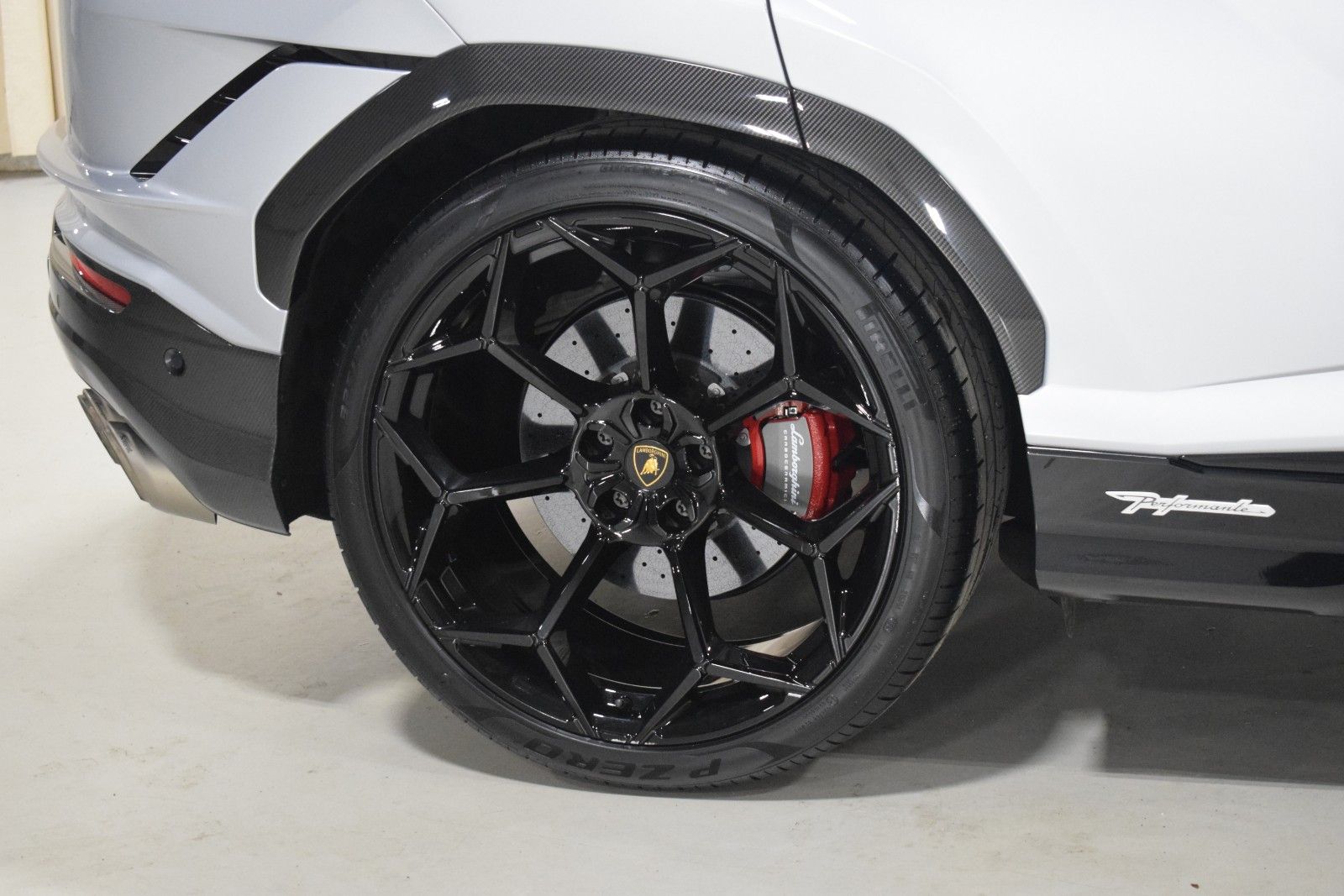 Thumbnail: 2024 Lamborghini Urus - 15