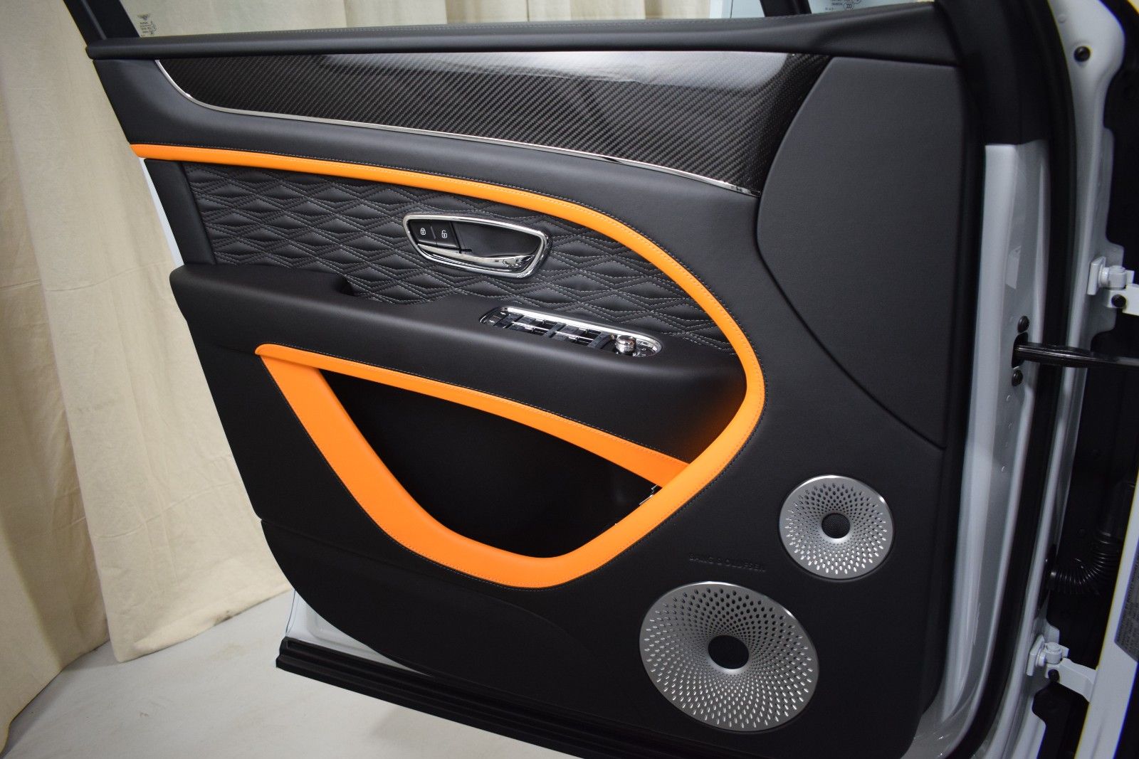 Thumbnail: 2026 Bentley Bentayga - 39