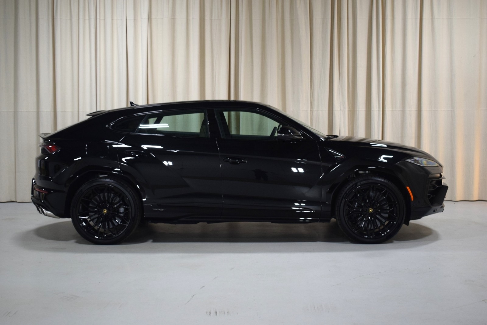 Thumbnail: 2025 Lamborghini Urus - 14