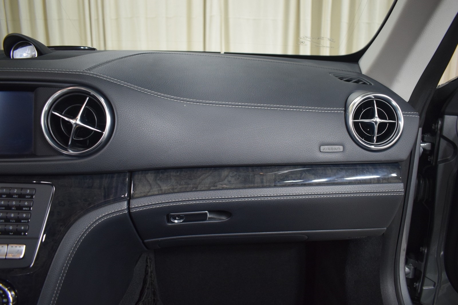 Thumbnail: 2013 Mercedes-Benz SL-Class - 24