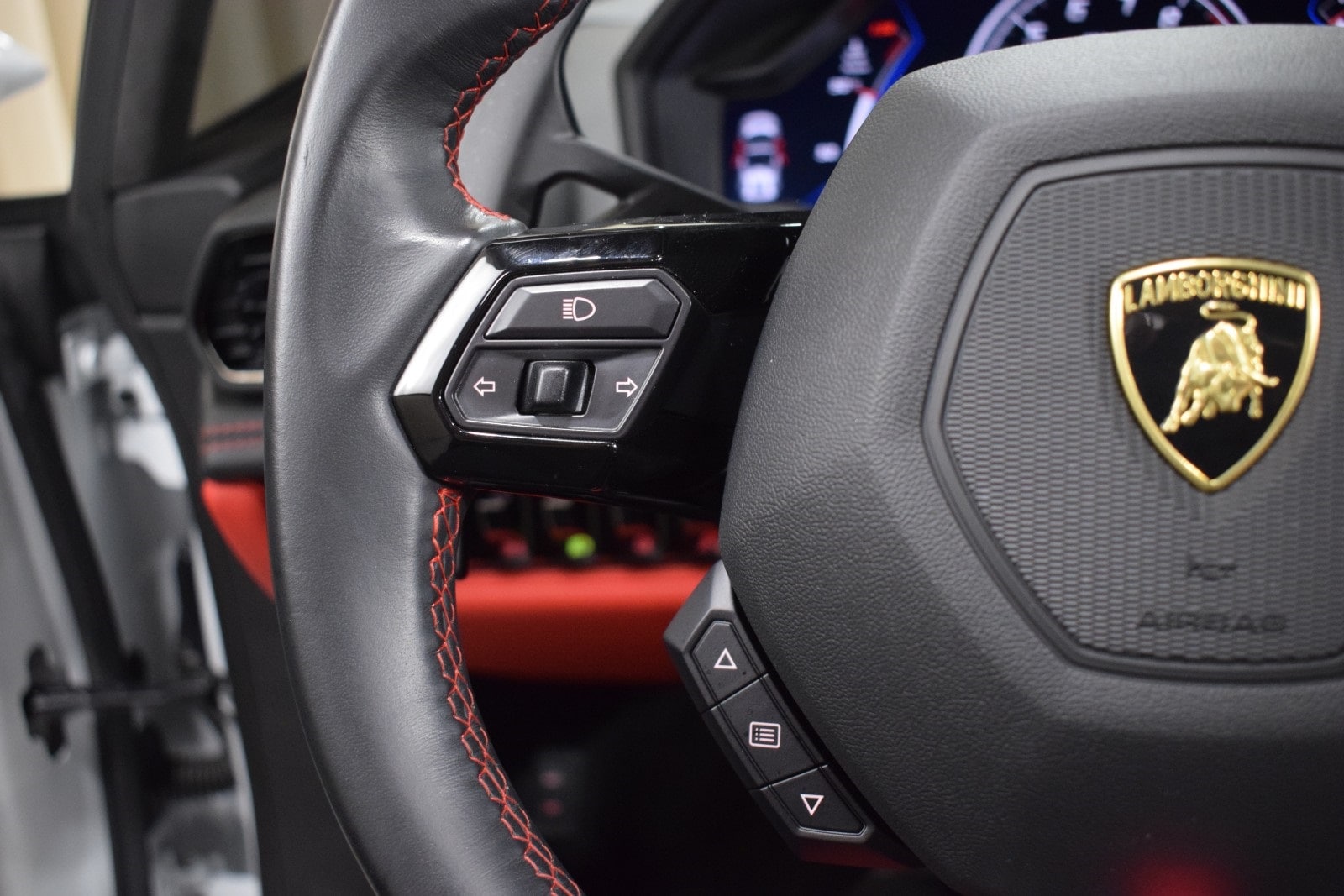 Thumbnail: 2023 Lamborghini Huracan - 24