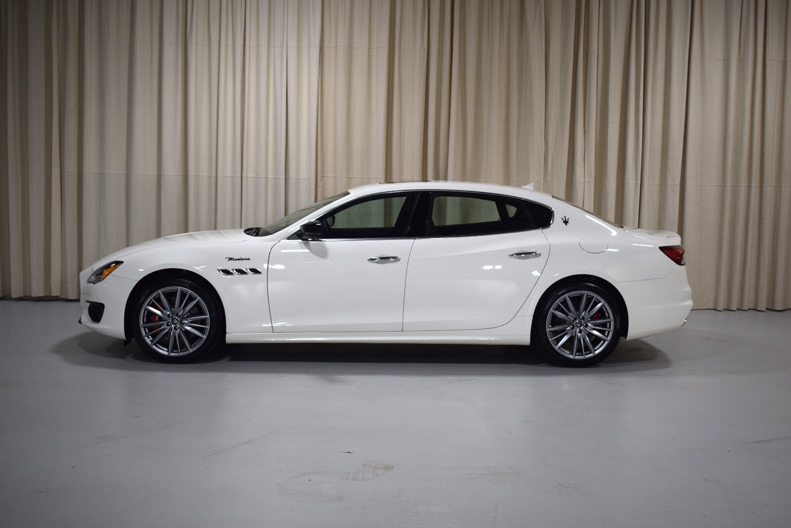 2024 Maserati Quattroporte Modena photo 3