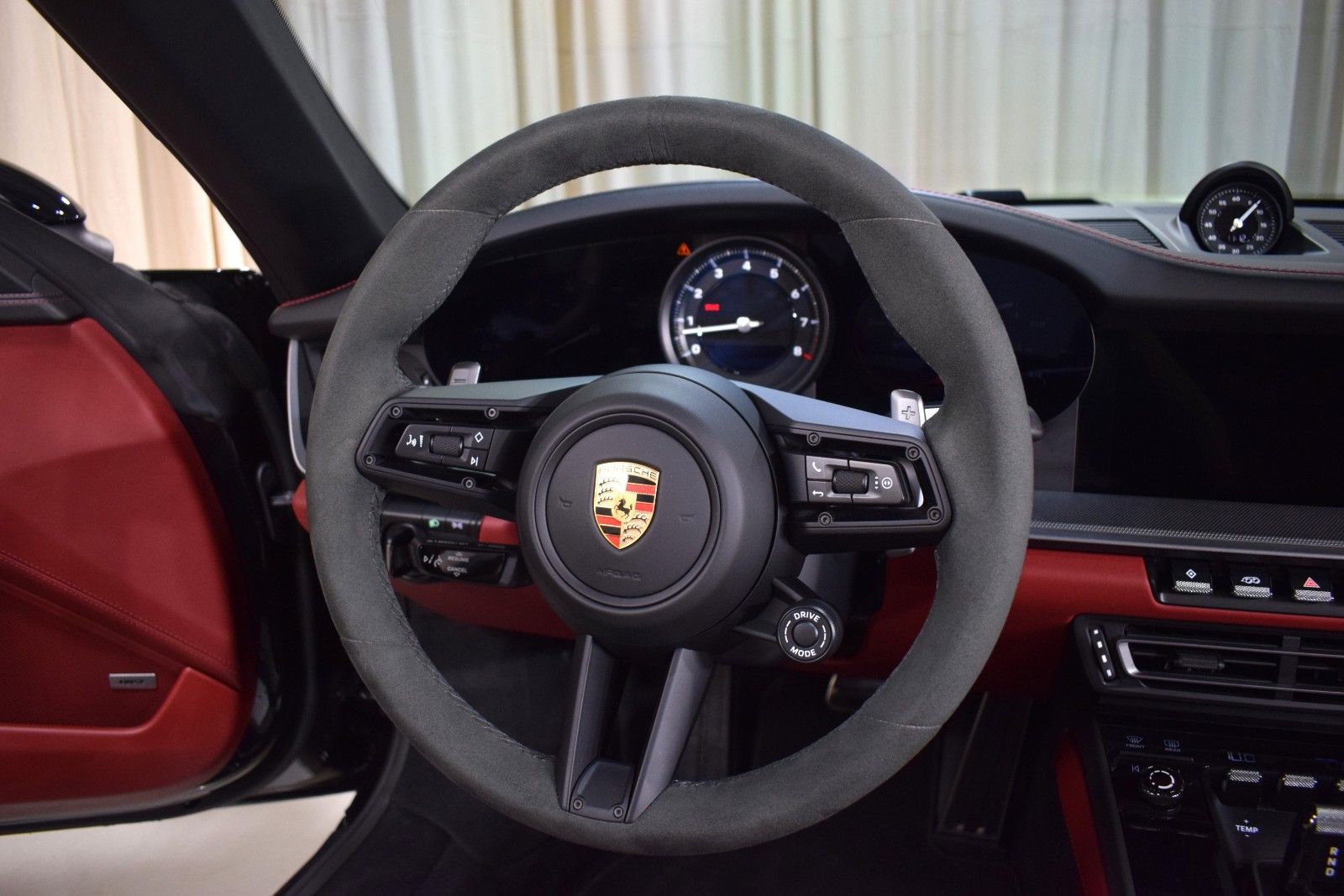 Thumbnail: 2024 Porsche 911 - 25