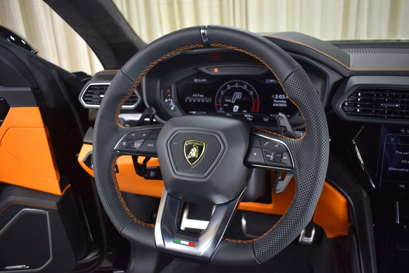 Thumbnail: 2024 Lamborghini Urus - 25