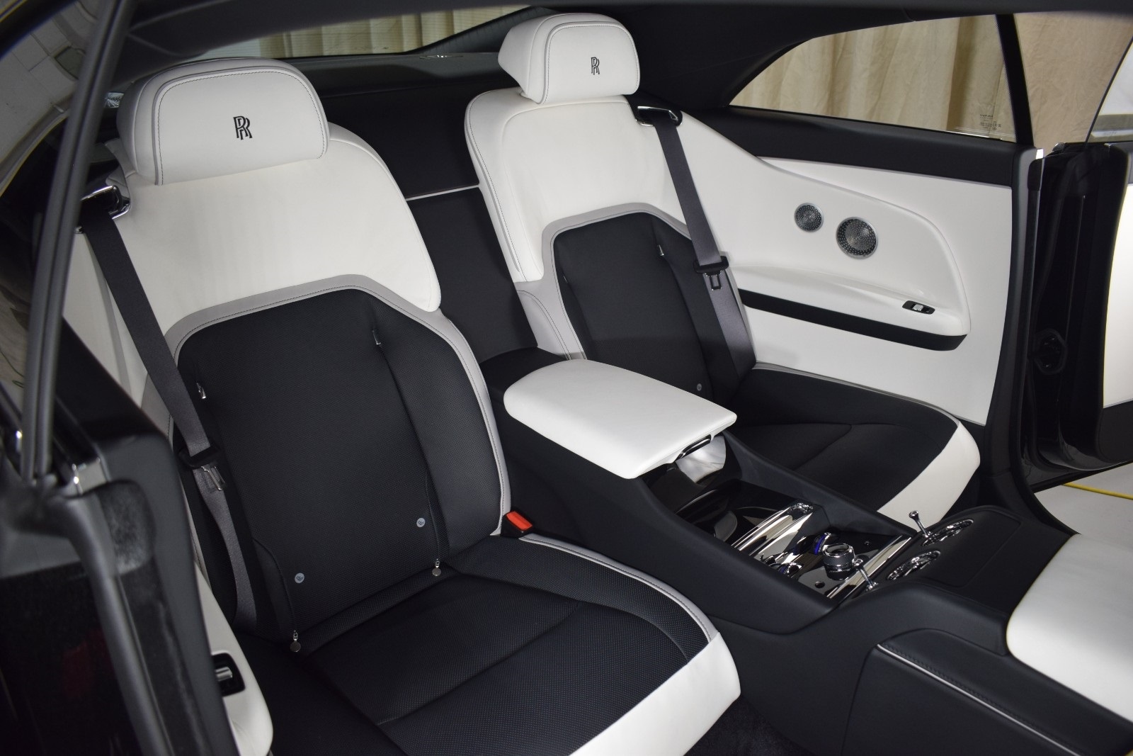 Thumbnail: 2024 Rolls-Royce Spectre - 19