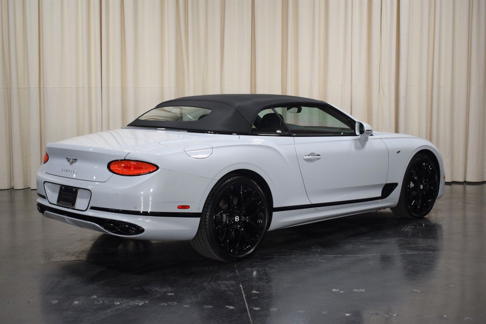 Thumbnail: 2024 Bentley Continental - 3