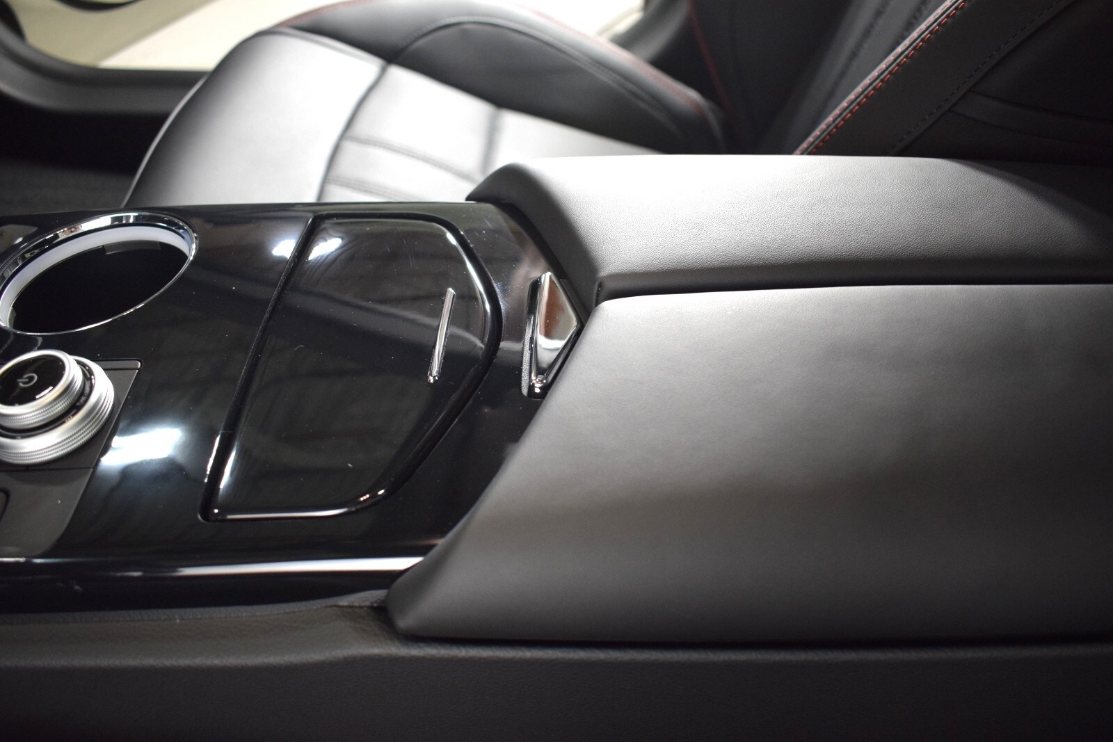 Thumbnail: 2024 Maserati Quattroporte - 34