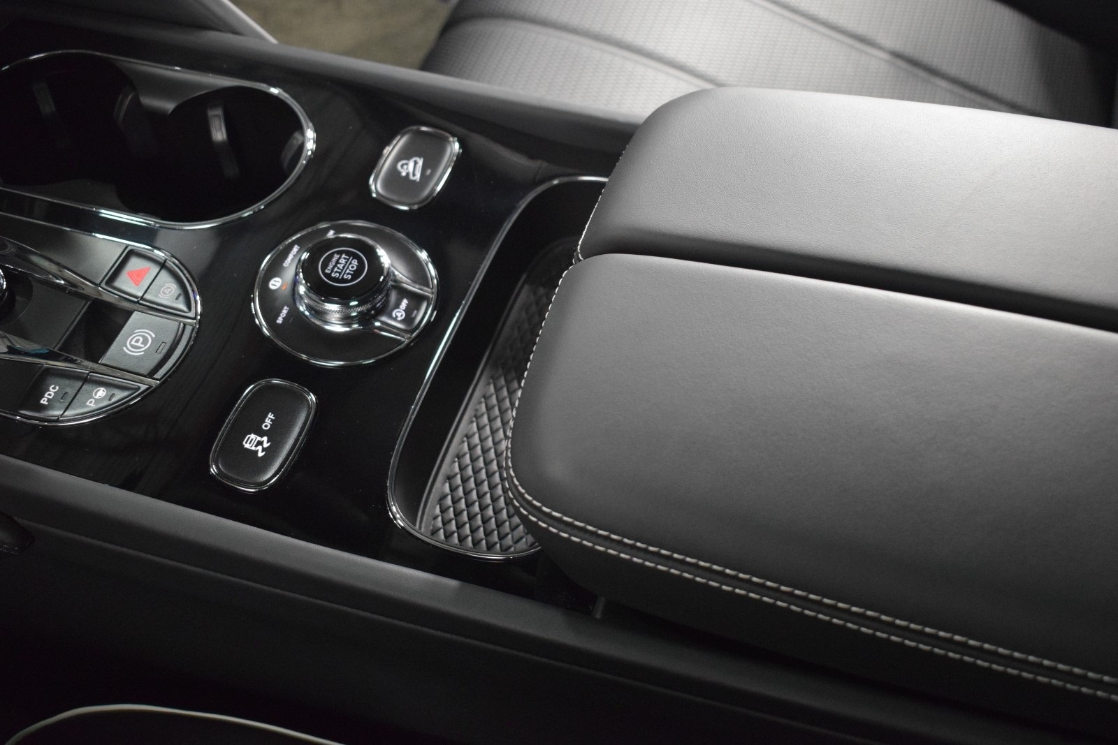 Thumbnail: 2023 Bentley Bentayga - 36