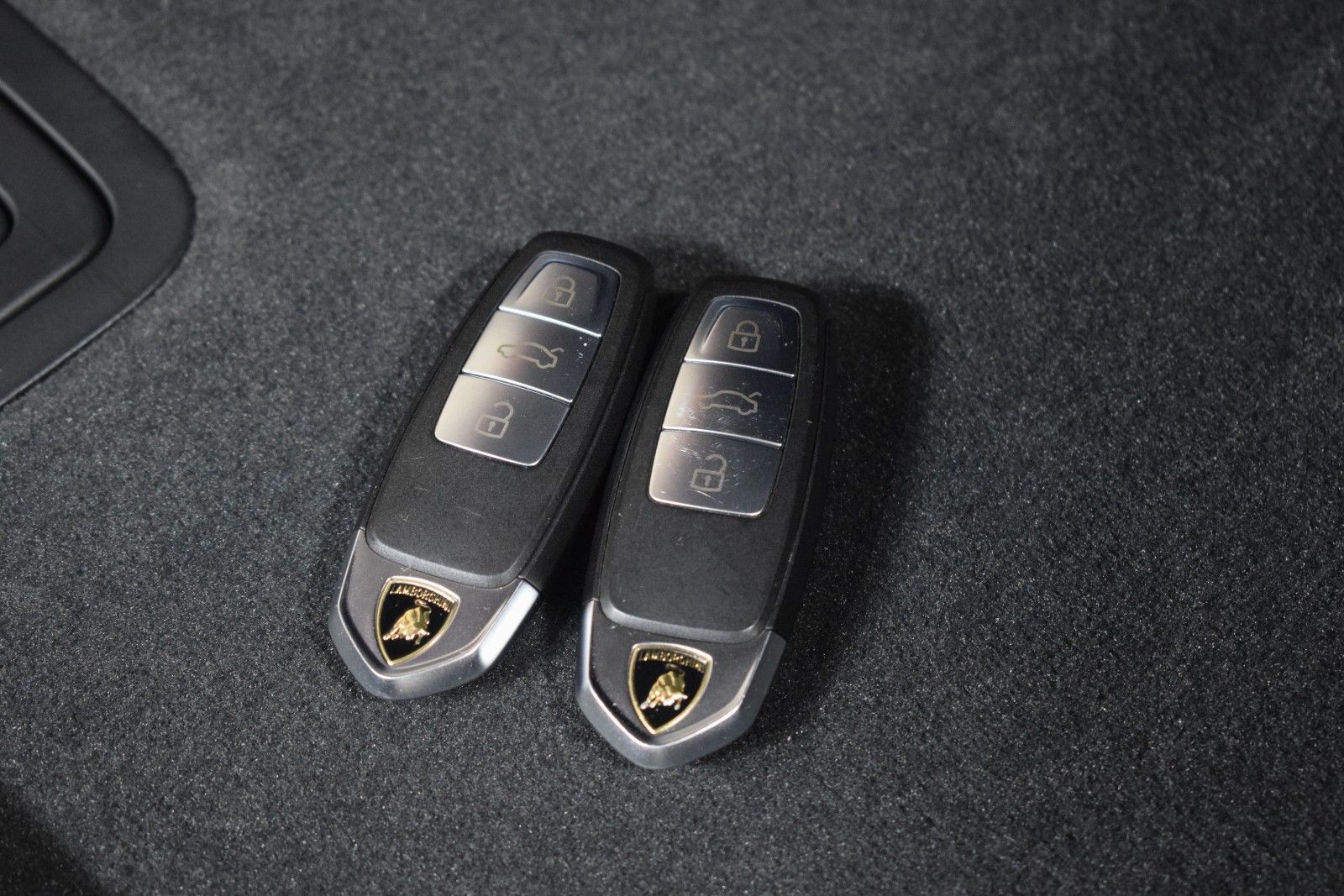 Thumbnail: 2019 Lamborghini Urus - 41