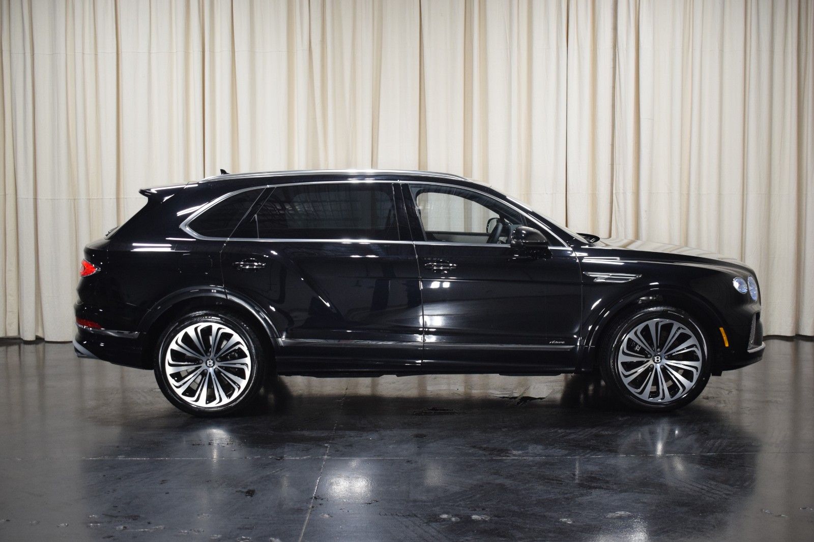 Thumbnail: 2024 Bentley Bentayga - 5