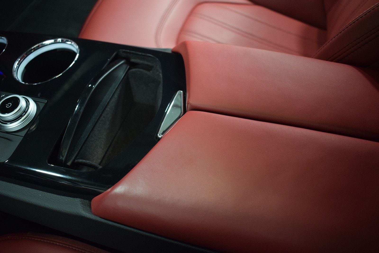 Thumbnail: 2022 Maserati Quattroporte - 36