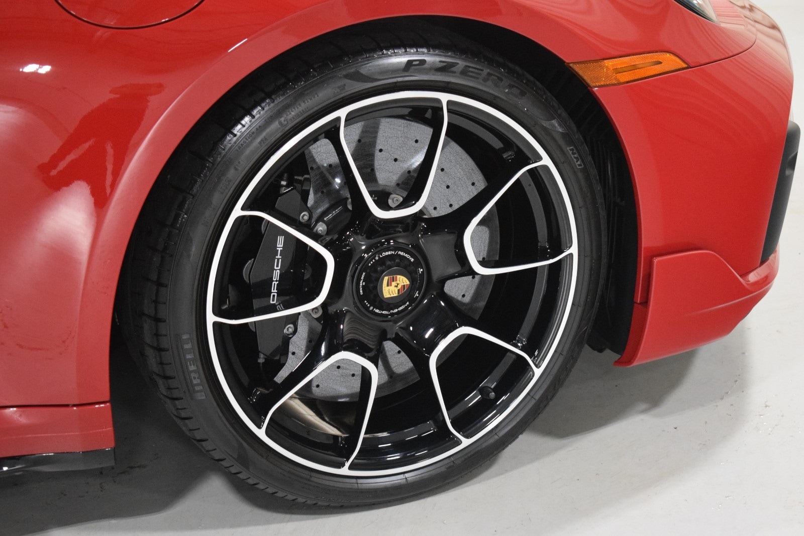 Thumbnail: 2022 Porsche 911 - 14