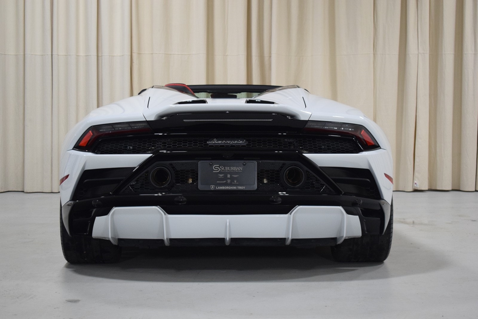 Thumbnail: 2023 Lamborghini Huracan - 15