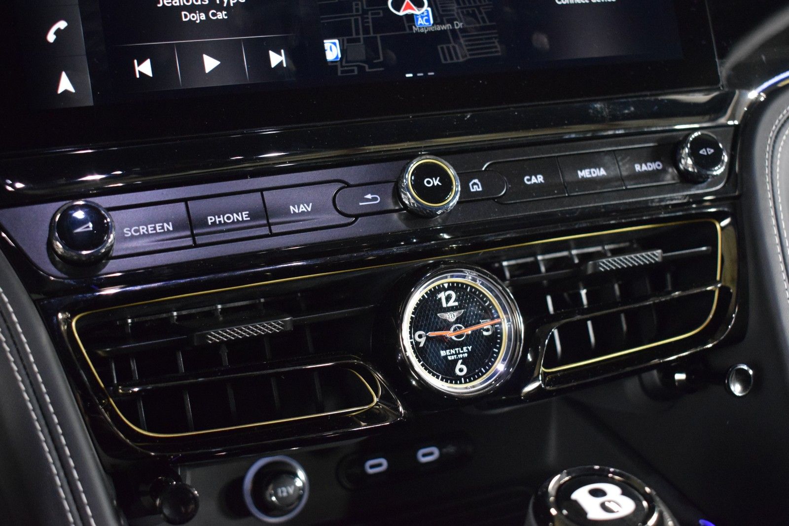 Thumbnail: 2026 Bentley Flying Spur - 32