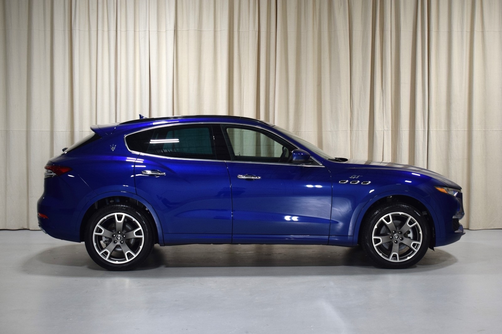 Thumbnail: 2022 Maserati Levante - 17