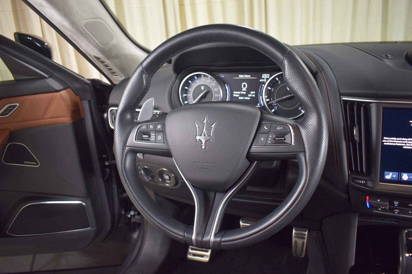 Thumbnail: 2022 Maserati Levante - 27