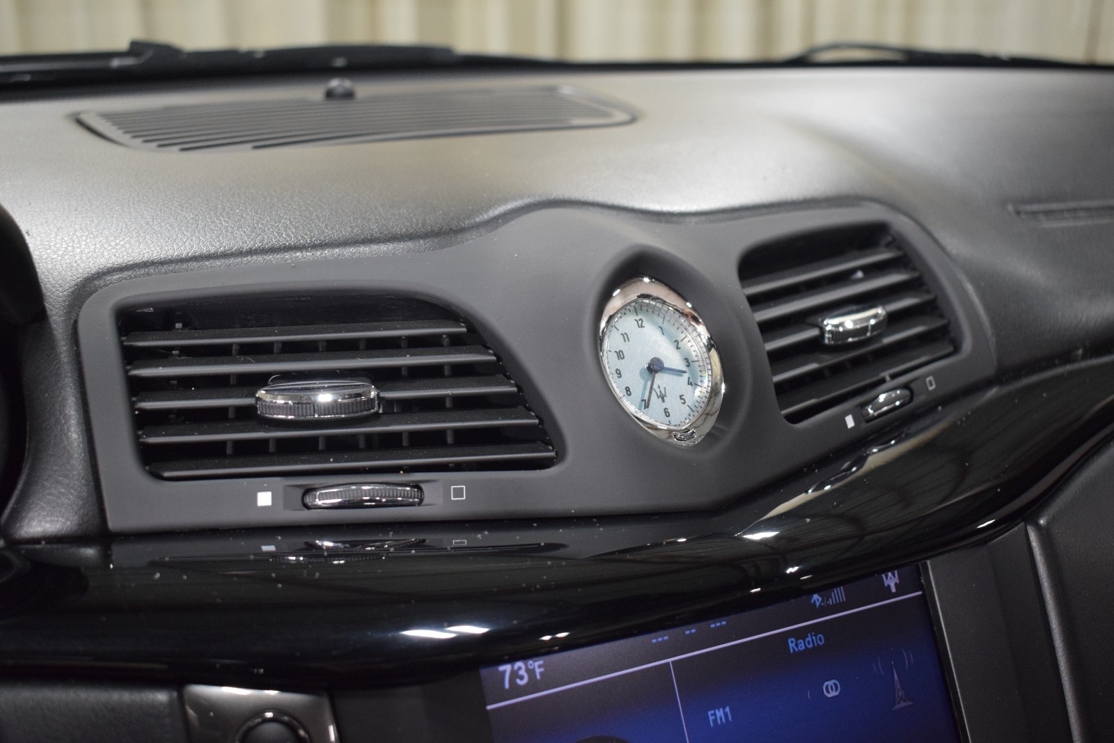 Thumbnail: 2014 Maserati GranTurismo - 30