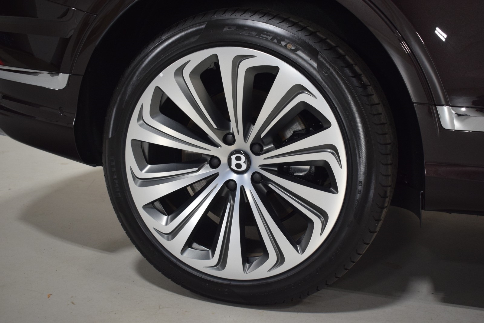 Thumbnail: 2025 Bentley Bentayga - 6