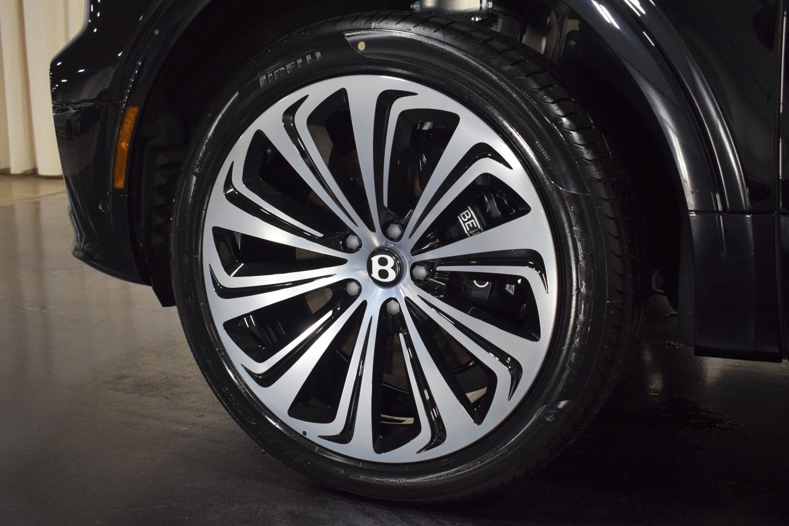 Thumbnail: 2024 Bentley Bentayga - 12