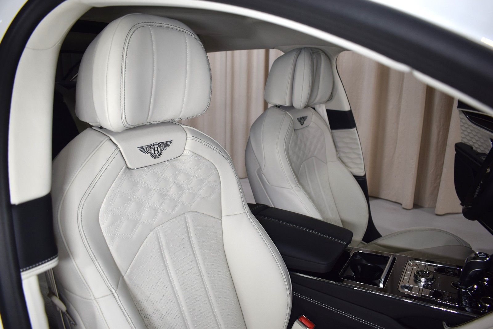 Thumbnail: 2025 Bentley Flying Spur - 23