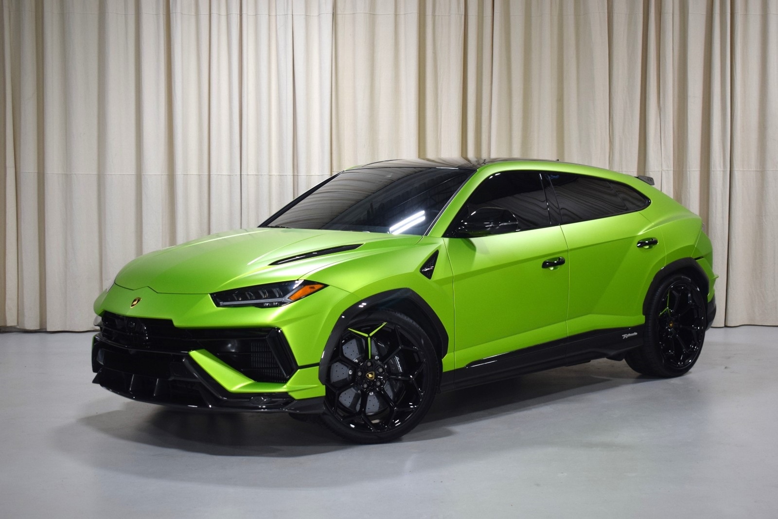 2023 Lamborghini Urus Performante -
                  Troy, MI