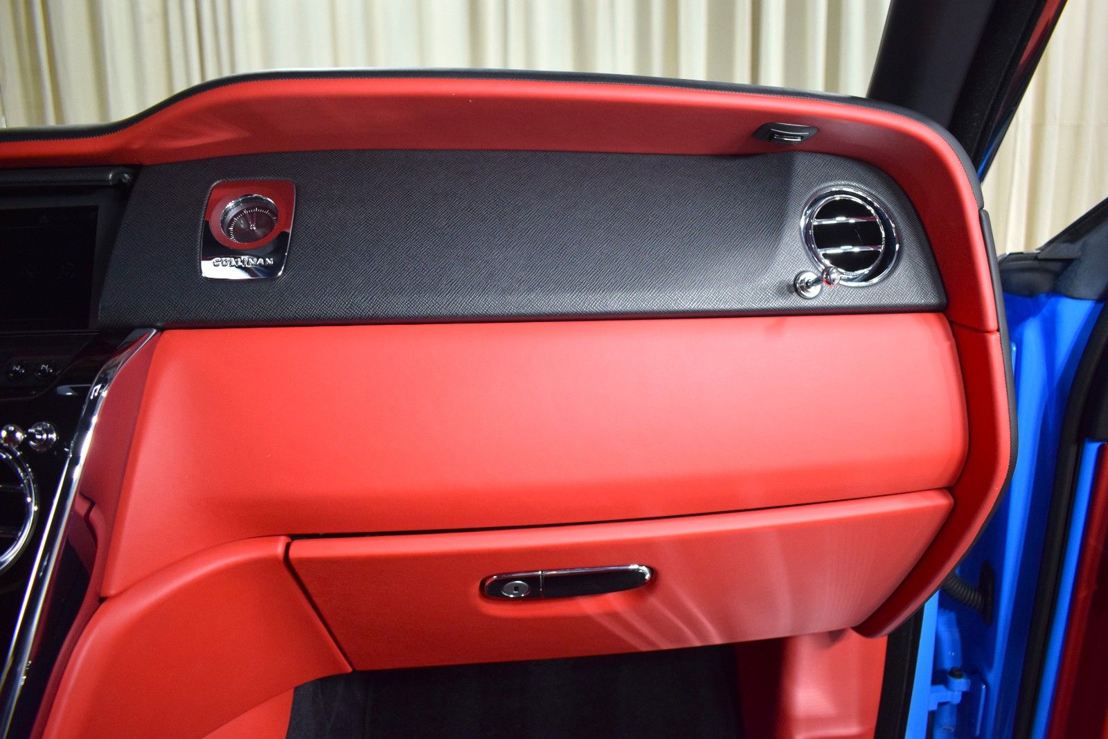 Thumbnail: 2022 Rolls-Royce Cullinan - 27