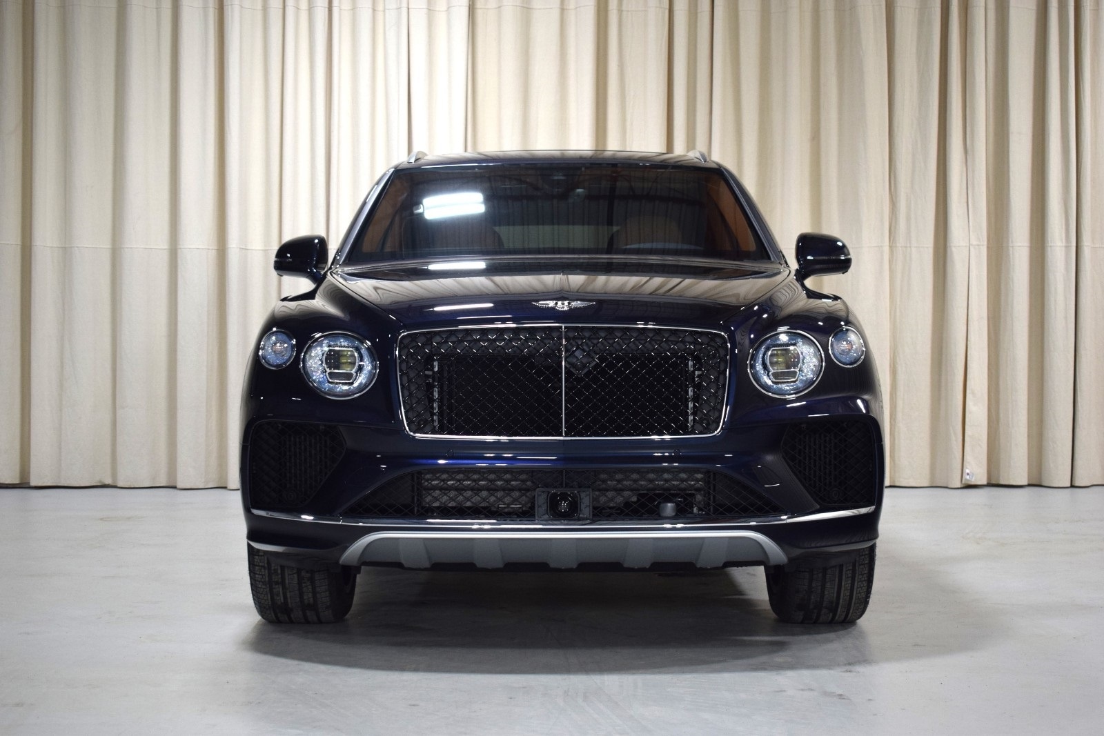 Thumbnail: 2025 Bentley Bentayga - 12