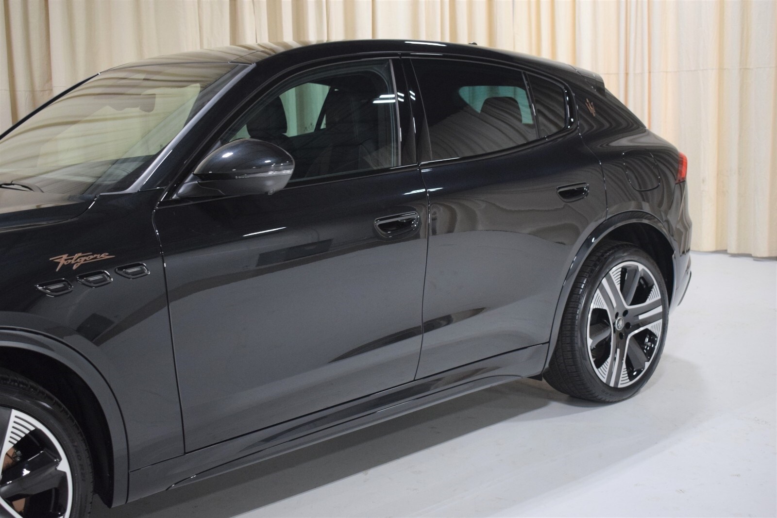 2025 Maserati Grecale photo 2
