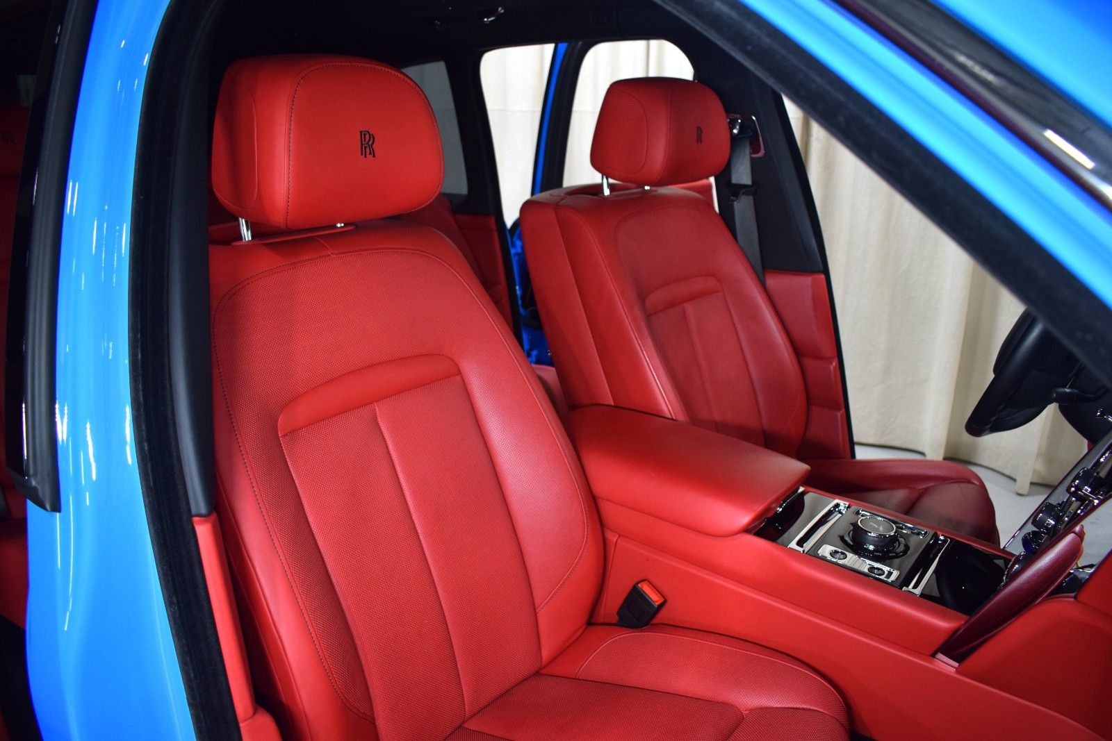 Thumbnail: 2022 Rolls-Royce Cullinan - 24