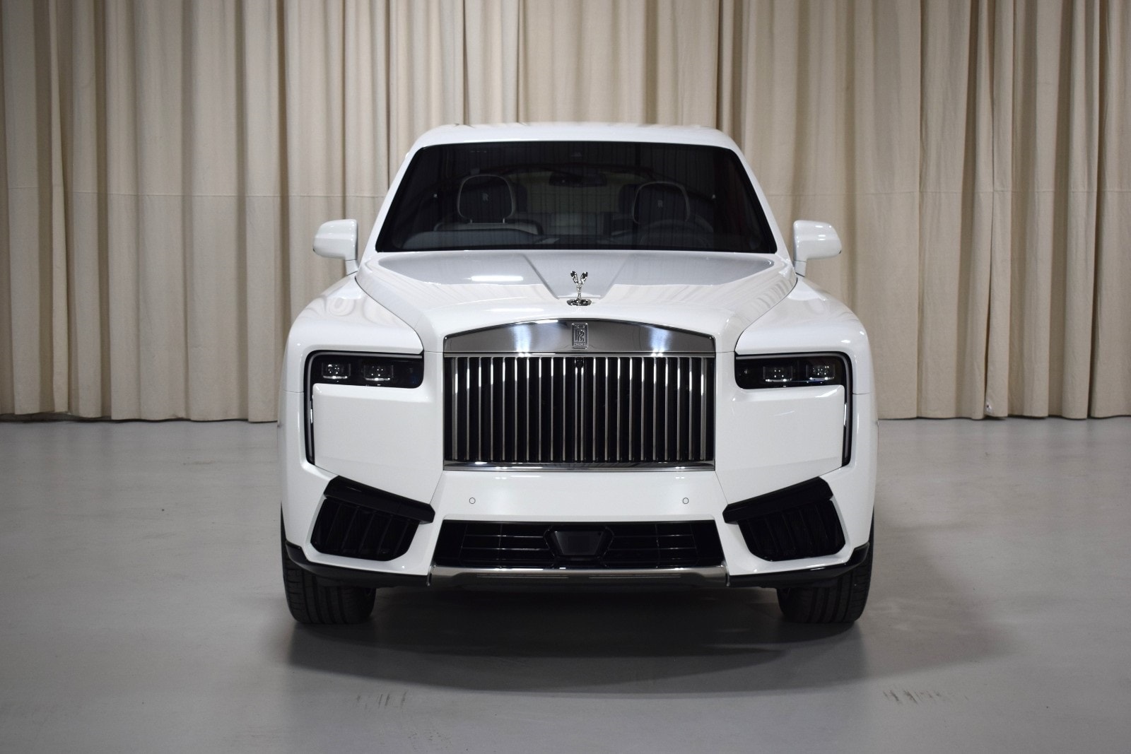 Thumbnail: 2026 Rolls-Royce Cullinan - 8